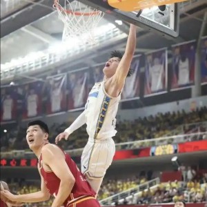 开云官网-弄伤曾凡博后开始演受害者？刘传兴假摔引众怒，球迷：演技略差|山西|北京|陈盈骏|山西男篮|篮板_新浪体育_新浪新闻