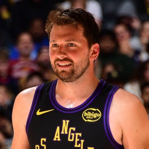 开云下载-八村垒：东契奇就是MVP！他的卡位、抢断、保护篮板也都很出色|湖人|克利夫兰骑士队|卢卡-东契奇|洛杉矶湖人队|mvp榜_新浪体育_新浪新闻